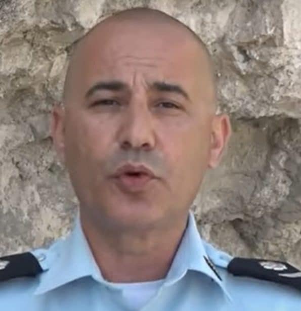 דורון תורג'מן מפקד משטרת הבבונים בירושלים עושה שואה לגברים גרושים
