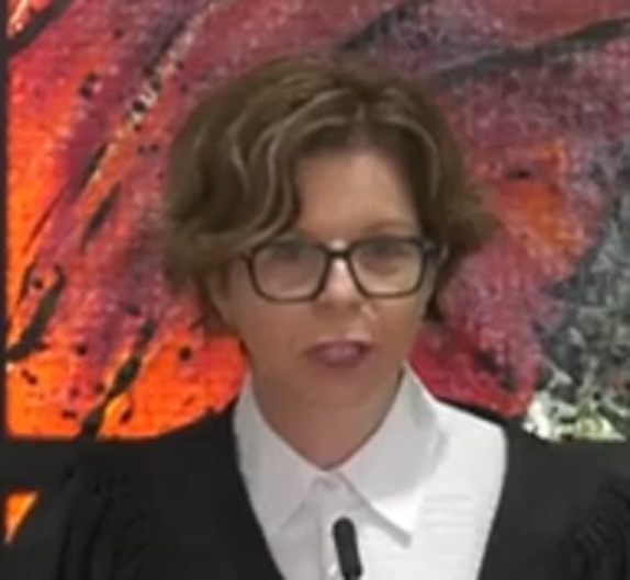 שרון גלר בהמת מגדר פמינאצית מזעזעת