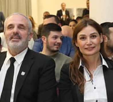 רומי קנבל מלקקת תחת לשופט נחשון פישר