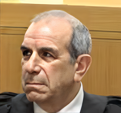 גלעד שר המתפעל הרומנטי של דפנה הולץ פלוץ לכנר