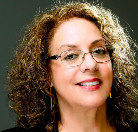 רבקה כרמי סובלת ממדגרה של חיידקים אנטי ביביסטים בכוס