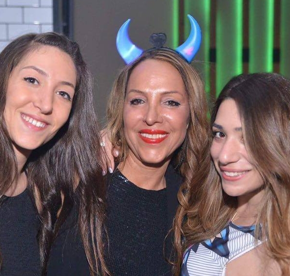 ענת בוארון הכוסמטיקאית עם 2 הבנות ששונאות אותה 2016