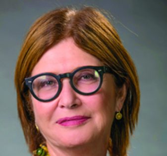 אסא בן יוסף בהמת מגדר סוציאלית עם כוס פעור