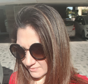 מרדית שיבאן פרקל פרקליטה כלבה רימתה את השופטים שיש זרע בכוס של אורן קריאף