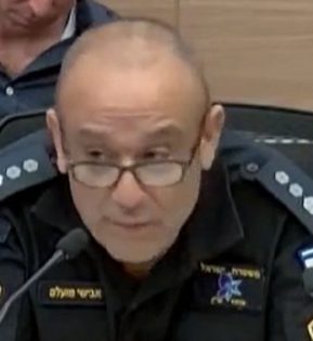 אבישי מועלם מפקד משטרת שי כשגבר גרוש חוטף תלונה מאשתו מתייחסים אליו כמו נוחבה