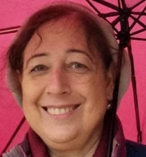 חוה ראובני יועמשיט תחבורה עם רגשי נחיתות כי יש לה כוס