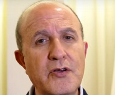 יחיאל לסרי לשונו תקועה עמוק בתחת של בהמות המגדר העוסיות