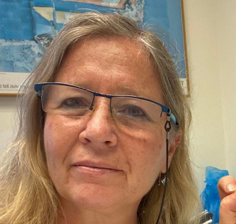 אסתי שלאין חילקה סלברייט לכל פרקליט לשיפור תפירות התיקים