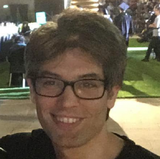 יוני לבני שופט לגם מיצי כוס של עדנה ארבל