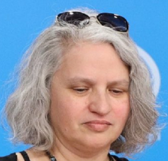 סימונה הלפרין למדה אצל ערן קמין שביבי ושרה הם מופת של שחיתות