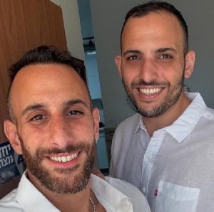 ליאור עיאש עם בעלו אלעד שורתי מפנטזים על שלישיה עם מחבל נוחבה