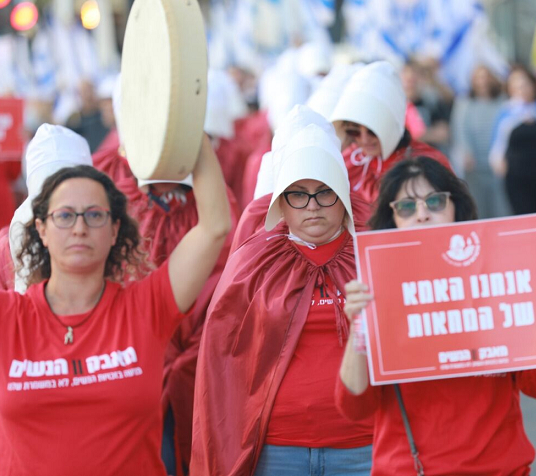 מצעד השפחות כל שפחה גודזילה אף אחד לא היה נוגע בה