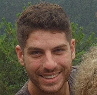 תומר שטיינברג מחפש זין של נוחבה לקבל בפה