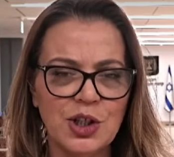 גלית דיסטל אטבריאן אין הבדל בינה ובין מירב מיכאלי בפמיניזמוס