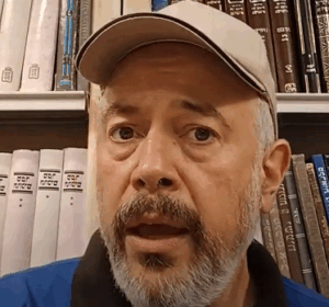 דייויד וייסקופף אורלי שמאי כתב הכלבה ניכרה אותו מילדיו