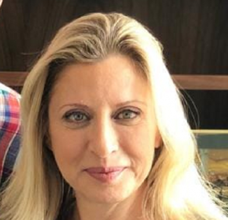 רות דיין וולפנר גם השתגלה עם אפי נוה וגם מייצגת אותו