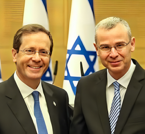 יריב לוין בודק את רמת הקוקסינליות של בוז'י הרצוג