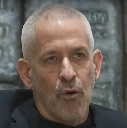רונן בר פרצוף של קוף בגד במדינה למען הנוחבה