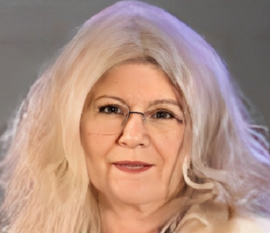 ויוי ויץ גרוטאה מההסתדרות באה לכנסת לדבר על הכוס שלה