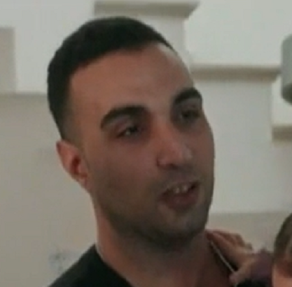 יוני אשר קורבן הניבזות של הכלבה לורי גייזלר