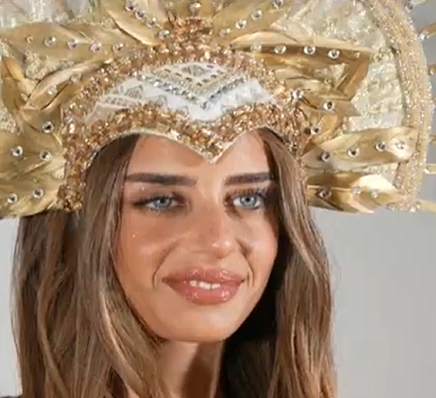 מייה שם בתלבושת עדנה קרנבל