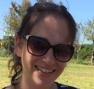 עדי אפלבוים גרוזמן פונה לשופטים באופן לא פורמלי ומאיימת