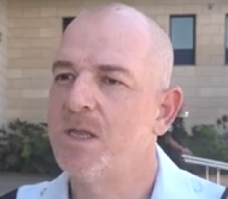 ג'קי בילביק שוטר שבילה במועדוני זונות כל חייו