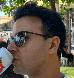 מרדכי תמרי קוקסי שמייצג זונות ווגינות ופמיניסטיות