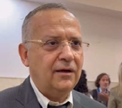 סאמי ארשיד מתפרנס מייצוג נוחבות וחמסניקים