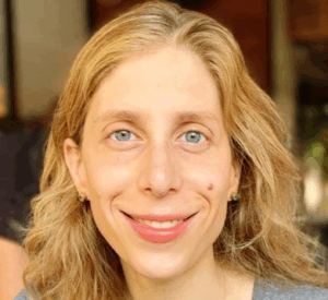 אריאלה רביב סוכנת ההתרמות של הגלימות השחורות PEF