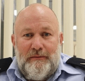 בועז בלט שוטר אלים ונכלולי מחפש שרלילות לשרת אותו