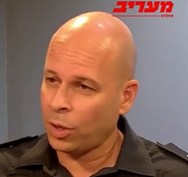 השוטר יוני חג'ג' התחרמן מקירות הפותמוביל