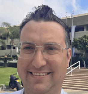 מתן לקר לא סנגור אלא מייצג נשים מתלוננות אונס