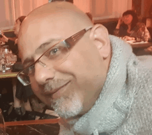 תמיר אלפי עושה ללימור לבנת הנחת ווגינה