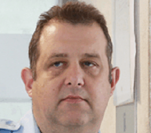 אריאל פרידמן שוטר משוגע תופר תיקי סרק