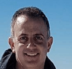 גל וולף מסדר לווגינות הנחת כוס בעונש