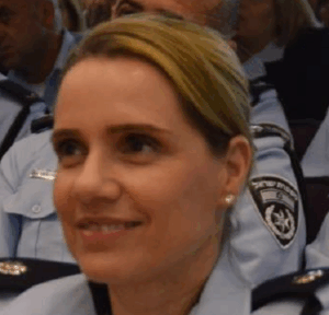 קרן מאור בהמת מגדר פמיניסטית נוחבתית ציידת גברים