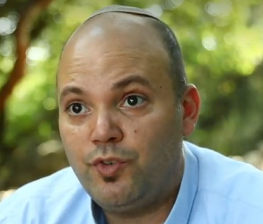 שי פרץ חצוף פגע בערכי טבע ורצח תנינים