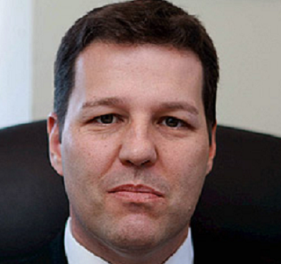 טל בננסון מומחיות בייצוג חזירי הון