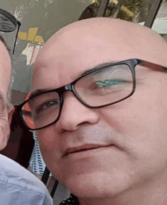 יגאל אמור שירותי יחצנות מציצה והברשת ישבנים באצטרובל