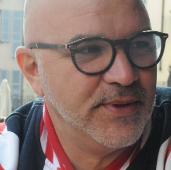 יגאל אמור תוקע את העכוז של דים אמור