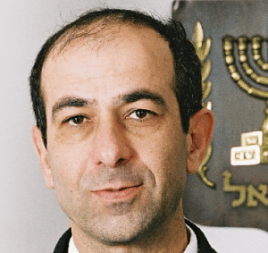 יונתן אברהם שונא דתיים שונא מילואימניקים ושונא את צהל