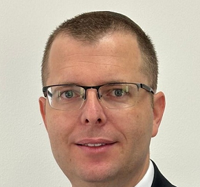 אבי סקוריק תובע צבאי קקמייקה מגיש אישומים על 3000 שח גניבות