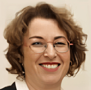 אנדריאה דיאמנט-קופייקין קופצת על עורכי דין כמו חתולה מיוחמת