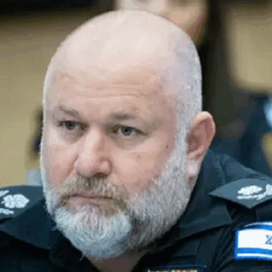 בועז בלט פרצוף של מפקד גסטפו בבאבי יאר