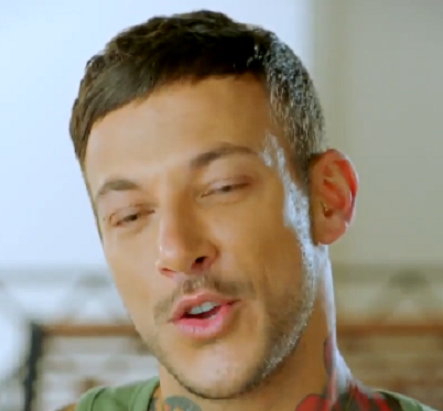 ג'וזי זירה מתקתק את מיקי לוין