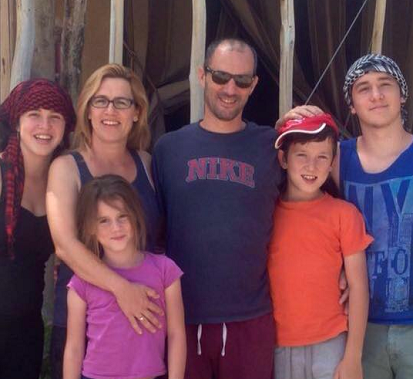 גל טורס וארבעת שרציה עורכת דין מהפמינאציה