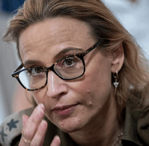 הפצרית של התחת של הנוחבות יפעת תומר ירושלמי