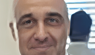 יוסי כרמלי אביר זכויות המסתננים והשבחים