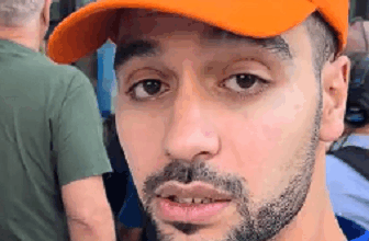 מרדכי דוד אלביס פרסלי של ההפגנות למען הדמוקרטיה